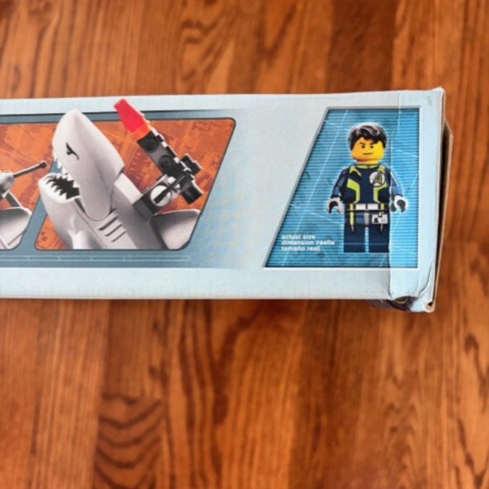 Lego Mission 4: Speedboat Rescue 8633 Agents Minifigure Building Set Box Damage - Picture 4 of 10
